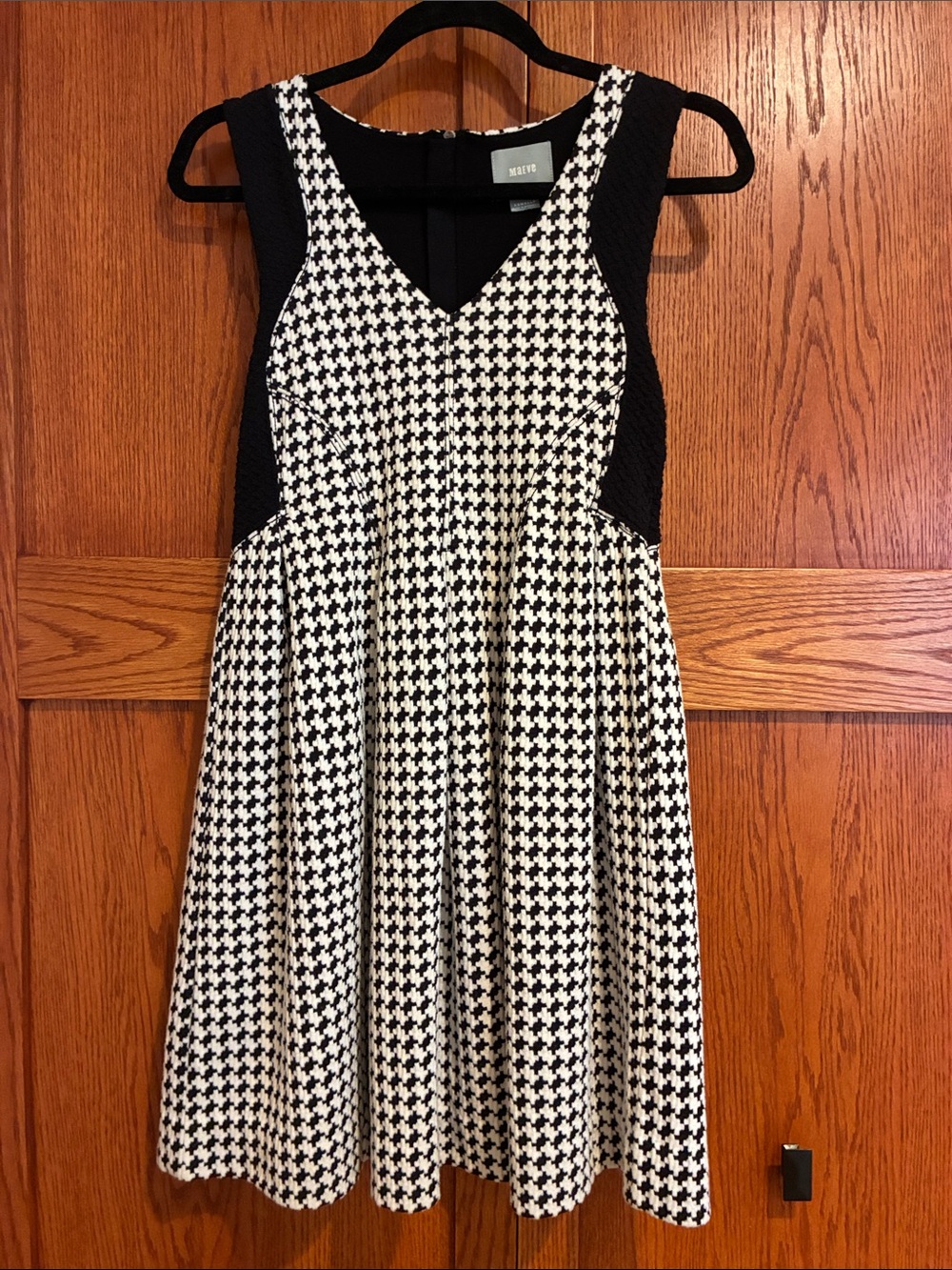 EUC Maeve Black and White Houndstooth Fit & Flare Dress.
Measurements in Photos